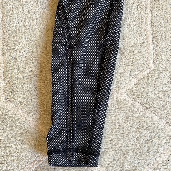 Lululemon Cadence Crusher Tights - Picture 7 of 16